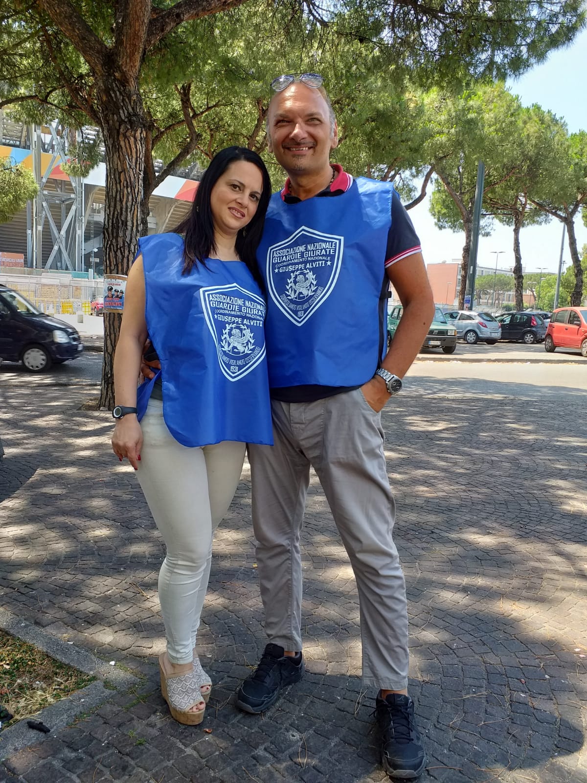Universiade, Giuseppe Alviti Presenta con l’Agpg le pettorine con Miss over Europa Titti Scibilia per i volontari dell'associazione
