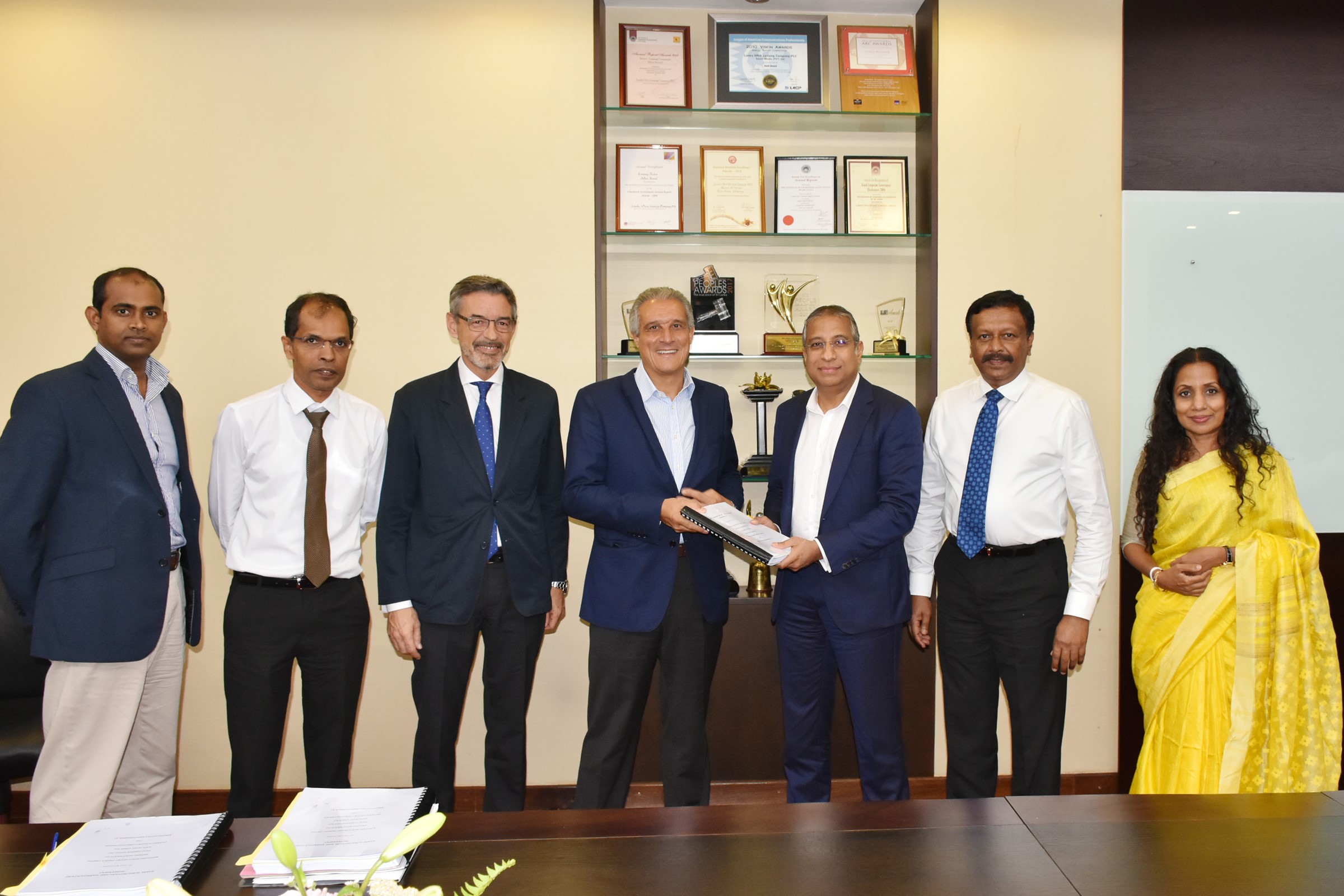 BARCELÓ HOTEL GROUP APPRODA IN SRI LANKA E MALDIVE