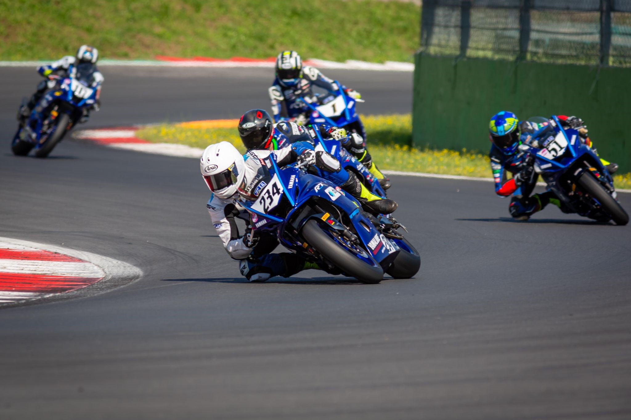 Round 3 Yamaha R7 Cup, 18 giugno Autodromo di Vallelunga: Edoardo Mazzuoli va a punti, nonostante il dito rotto!