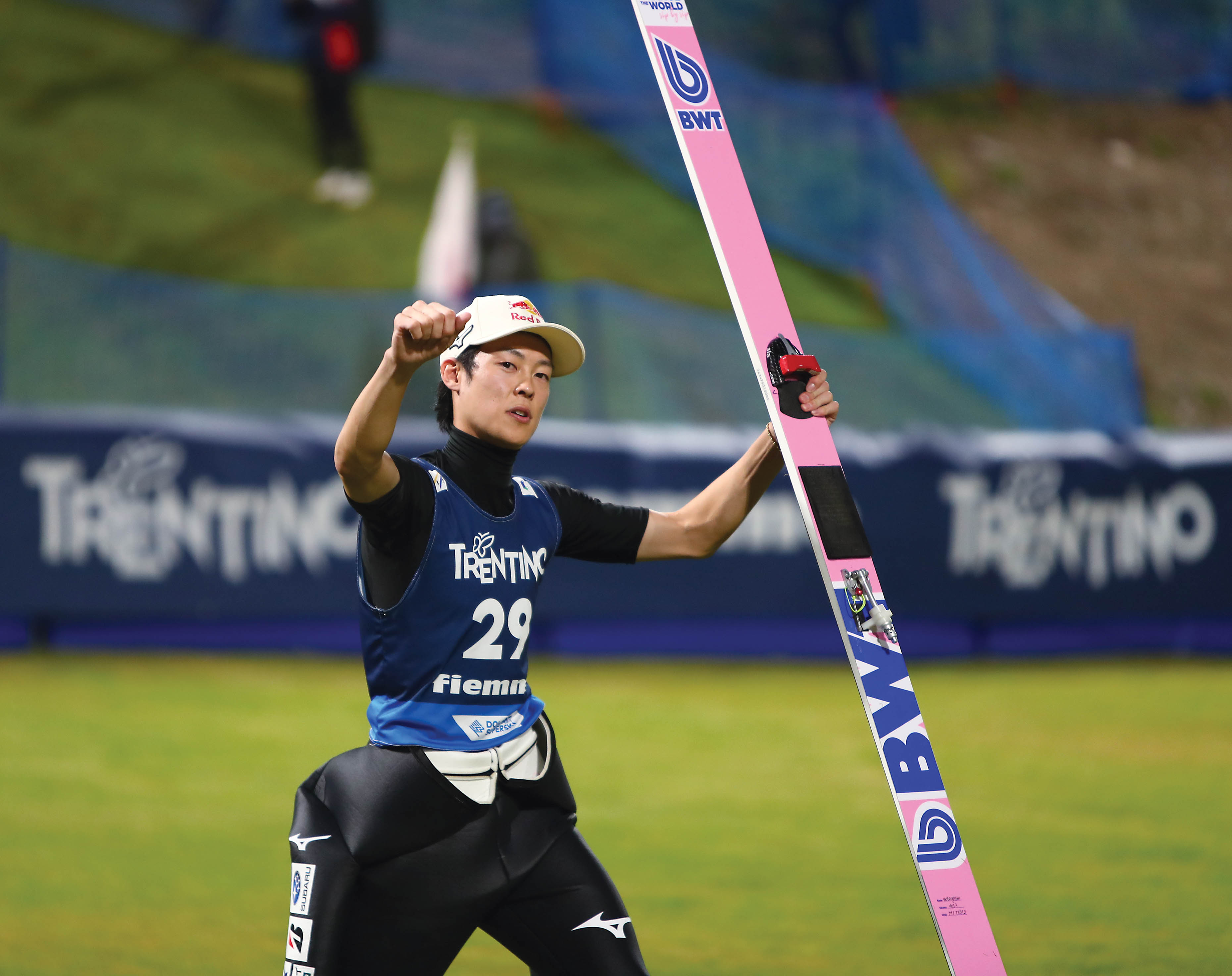KOBAYASHI CINTURA NERA… DI SALTO. VAL DI FIEMME A BRACCETTO CON I GIOCHI 