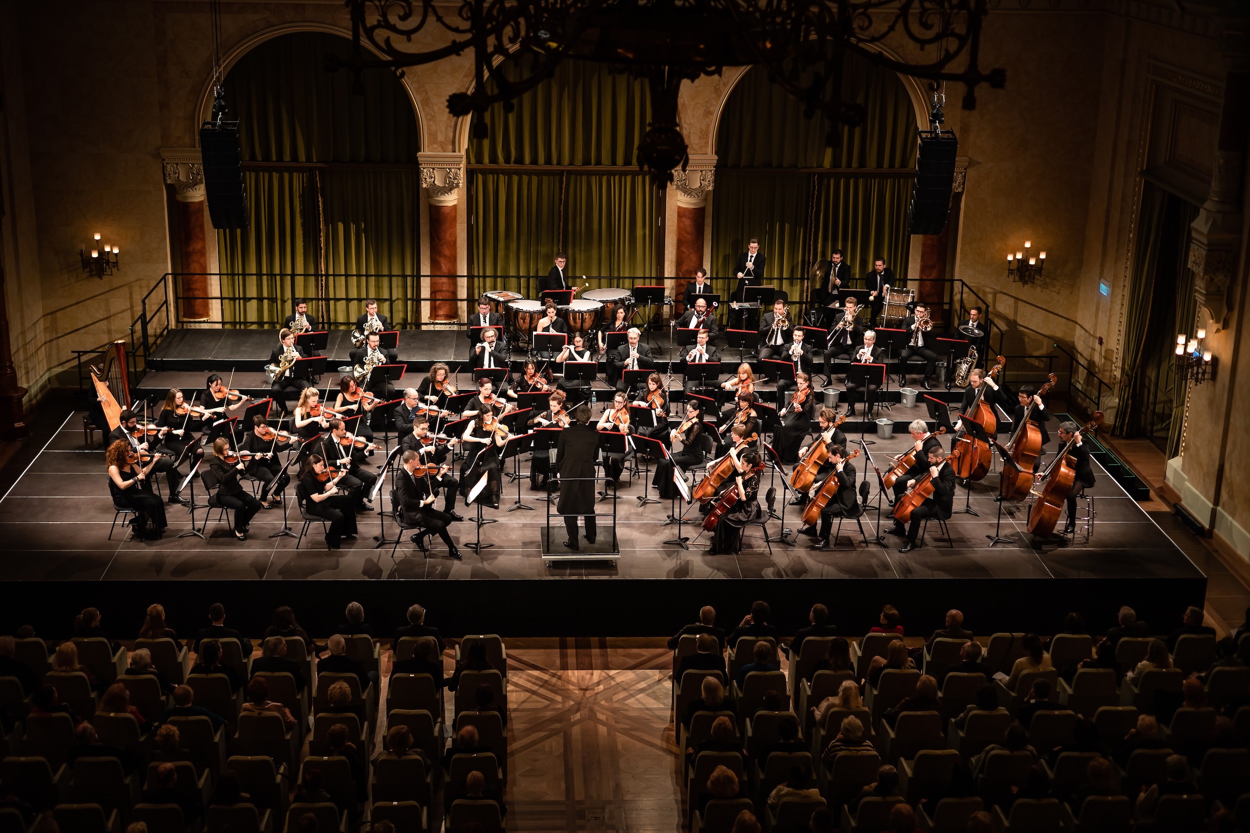 A Palmanova (UD) “Sinfonia di Talenti – il concerto dei giovani direttori” con sette diversi direttori d’orchestra sul palco Il concerto chiude la Conducting Masterclass 2025, il corso dedicato ai futuri direttori con la presenza di FVG Orchestra
