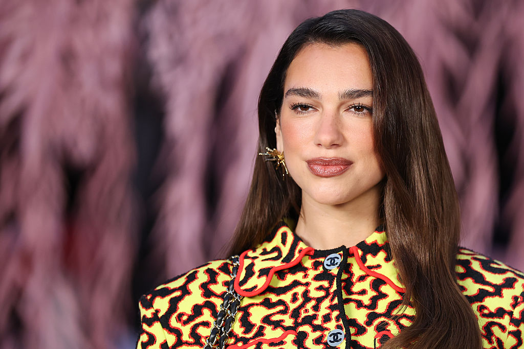 Dua Lipa e i libri: il book club che ispira il glow up dell’estate