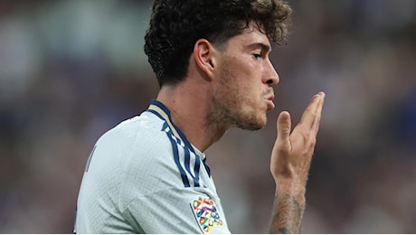 Francia-Italia 1-1: Bastoni risponde a Olise, gli azzurri restano in corsa