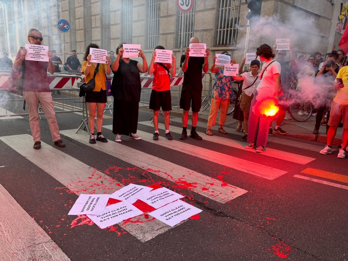 Milano, i centri sociali in piazza per Fakir: «Contro repressione, razzismo padronale e omicidi di Stato»