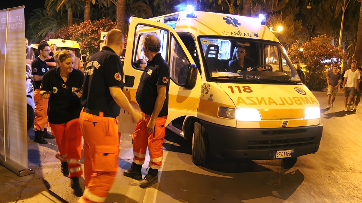 Schiacciata tra due bus. Gravissimo incidente dopo il concerto di Pezzali
