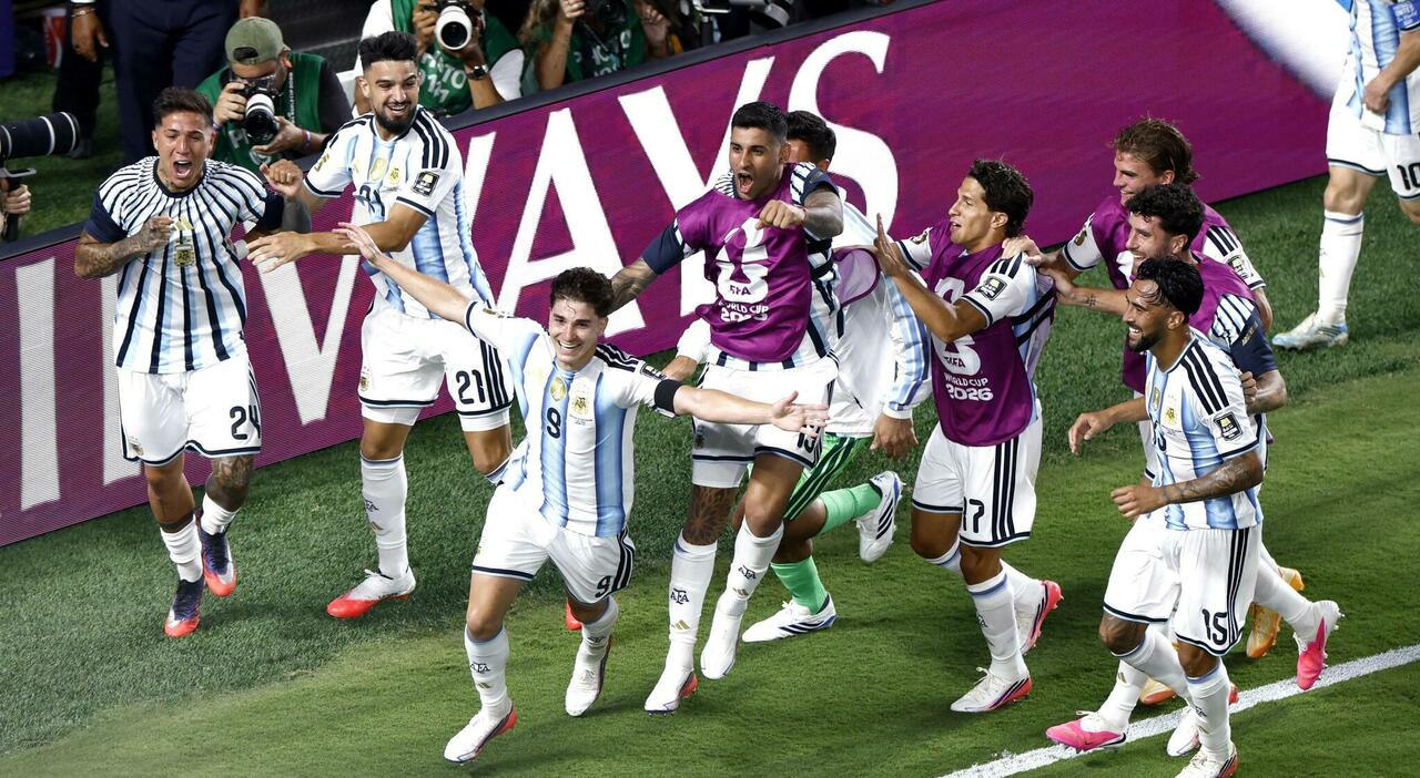 Argentina-Svizzera 3-1, decide Alvarez ai supplementari: sarà semifinale contro l'Inghilterra