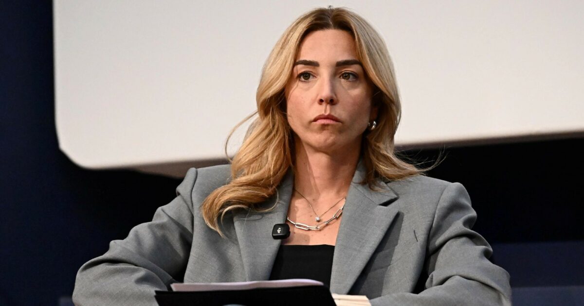 Silvia Salis e le polemiche sulle “regole” per la conferenza stampa: “Domande prima e solo sulla città”