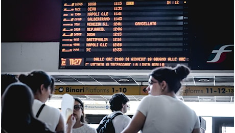 Danneggiamenti alla rete ferroviaria, treni bloccati in Calabria: cosa è successo