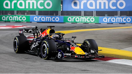 Verstappen conquista la pole nella Sprint di Singapore tra pioggia e caos
