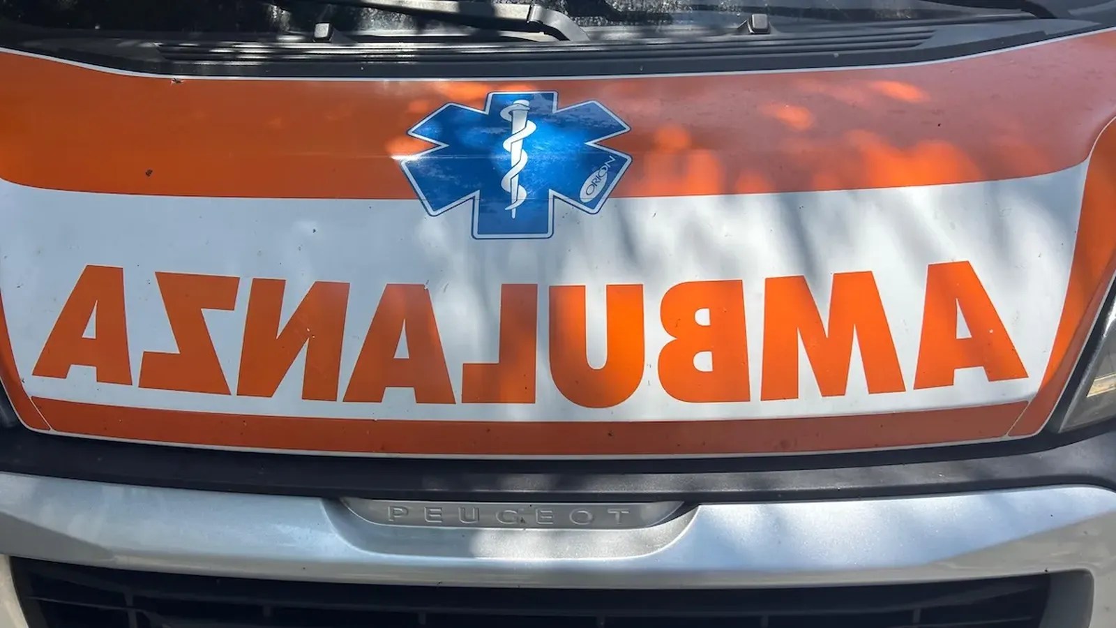 Incidente per una famiglia in vacanza: muore a 16 anni. Tre feriti gravi