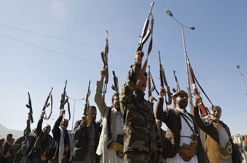 Iran, i ribelli Houthi colpiscono navi saudite: nuovo fronte nel Mar Rosso