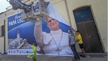 Papa Leone XIV a Lampedusa: l’isola dona un faro ai migranti