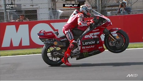 Marc Márquez sfiora la caduta con la Ducati nella prova di partenza a Motegi