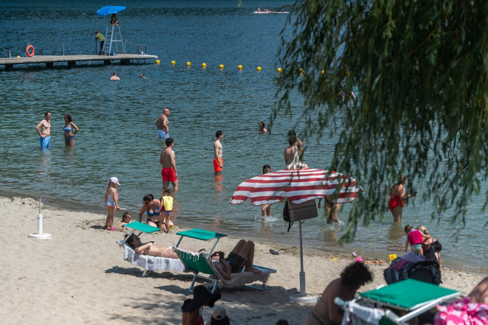 Il lago Ceresio vicino ai 29°C: i bacini svizzeri non sono mai stati così caldi a fine giugno