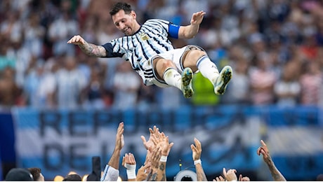 L'Argentina in blu come nell'86. Storia della maglia della Mano di Dio: falsa e con i numeri cuciti