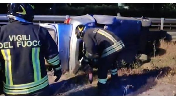 Inseguimento dei carabinieri nel Foggiano: Renault con cinque minorenni si schianta in curva, muore un 16enne - Gazzetta di Parma