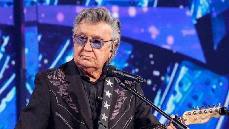Concerto di Bobby Solo a Castiglione del Lago, il caso moscerini