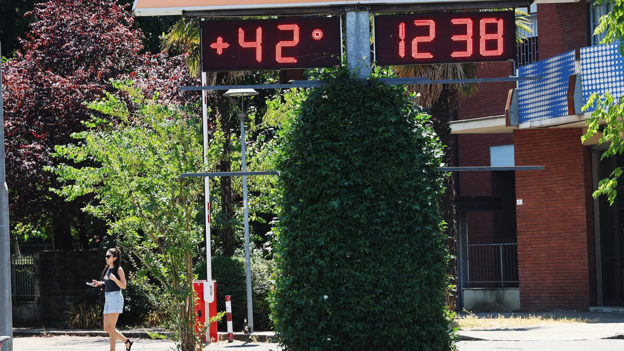 Allerta rossa per il caldo in Emilia-Romagna, Arpae: “Situazione rara, durerà sino a lunedì”