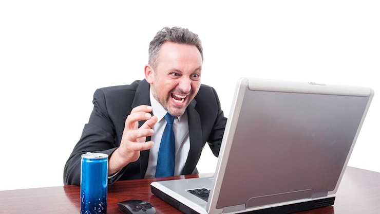 Beve otto energy drink al giorno e finisce in ospedale per una rara forma di ictus: l'allarme dei medici - Corriere della Sera