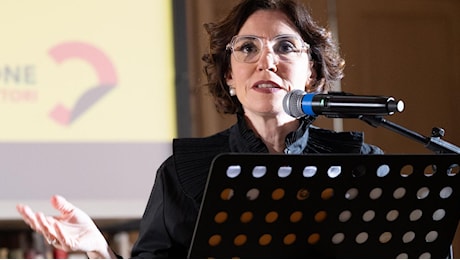 Auci: «Lampedusa sola in prima linea, il Nobel lo merita da tempo. Riempiamola di libri e maestri»