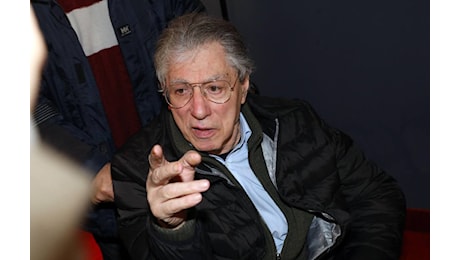 Casella (Pd) si scusa per le frasi su Bossi:Mi sono espresso in modo improprio". La Lega insiste: si dimetta