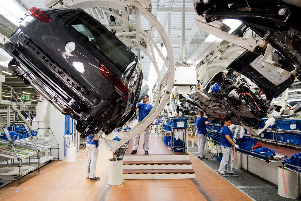 Volkswagen, una crisi europea: la Cina ha superato il maestro