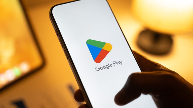 Google Play apre agli store di terze parti: cosa cambia per Android