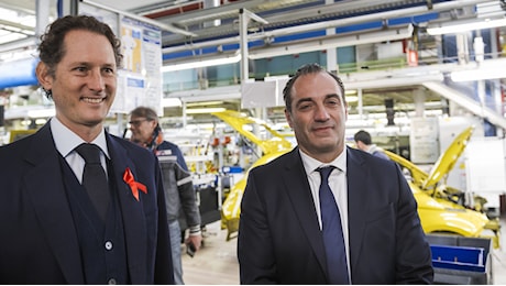 Stellantis, Mirafiori ferma ancora il reparto Carrozzerie. Sindacati: “Elkann e Filosa responsabili del declino continuo”