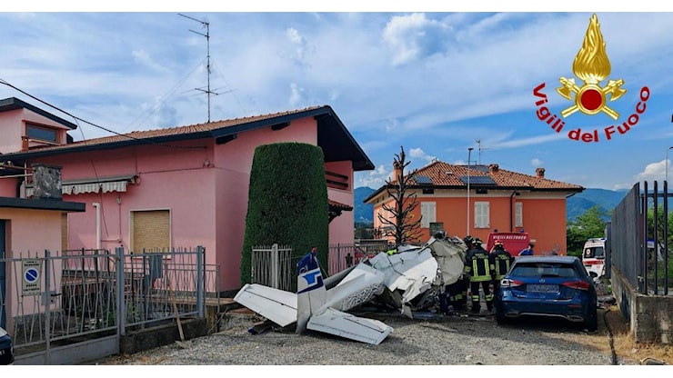 Valbrembo, precipita ultraleggero sulle case: morto il pilota - RaiNews
