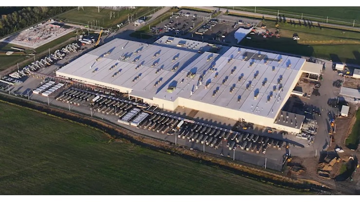 SpaceX affitta un intero data center ad Anthropic per dare più capacità a Claude. Forse perché pochi usano Grok? - DDay.it