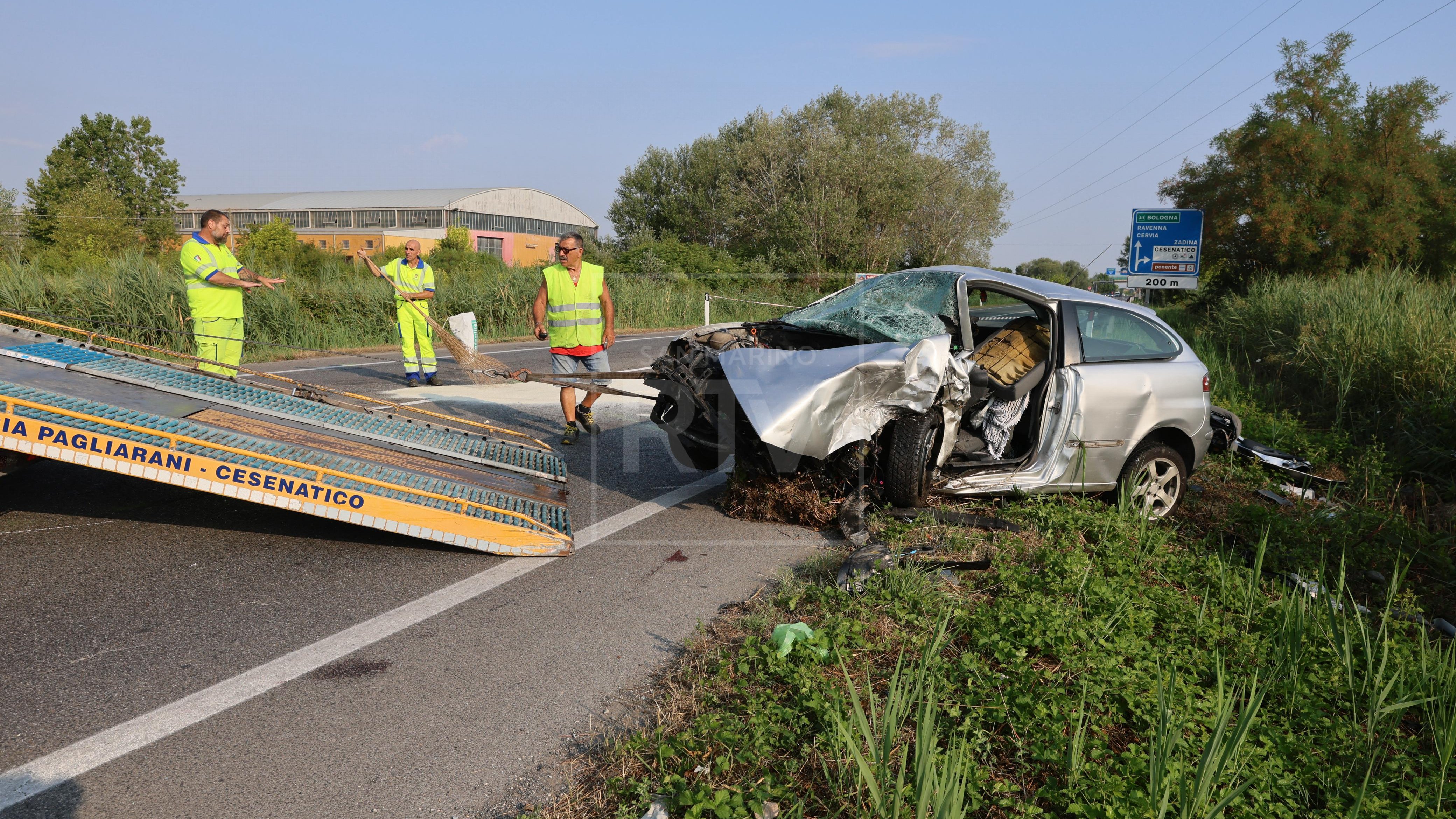Scontro mortale all'alba sulla Adriatica: deceduta una 34enne