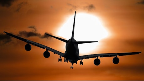 Ryanair, O'Leary avverte: tariffe aeree fino al 20% in più nel 2027 per il caro carburante