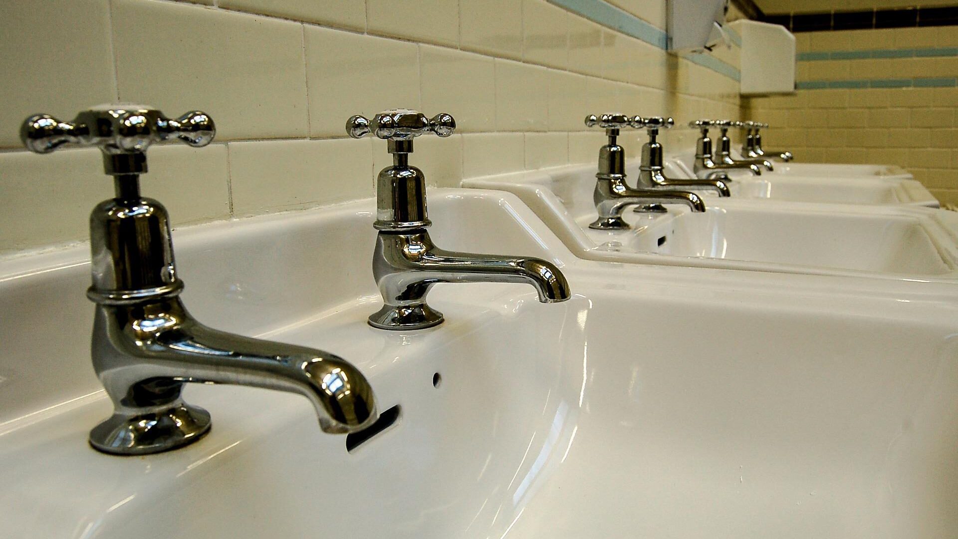 Nove giorni senza acqua: famiglia costretta a lasciare la propria abitazione, l’appello
