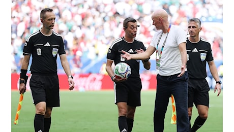 Mondiali, il ‘caso spidercam’ infiamma Norvegia-Inghilterra: la Fifa smentisce il contatto