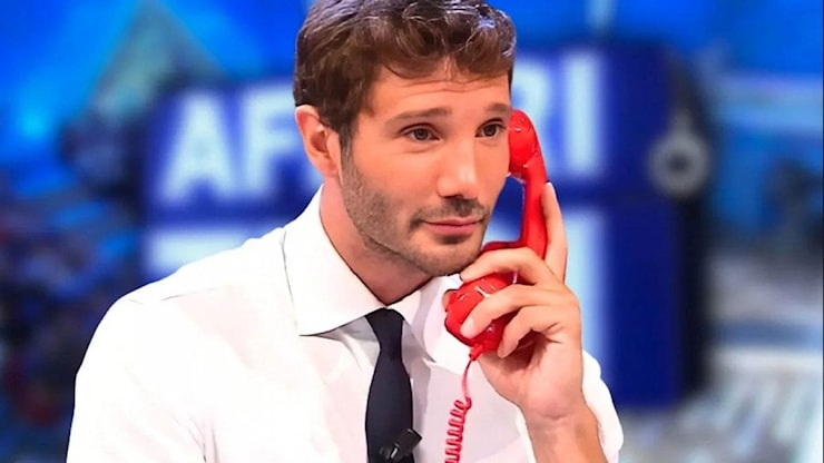 Affari Tuoi, Stefano De Martino cambia il gioco: da domani si vince anche un’auto - movieplayer.it