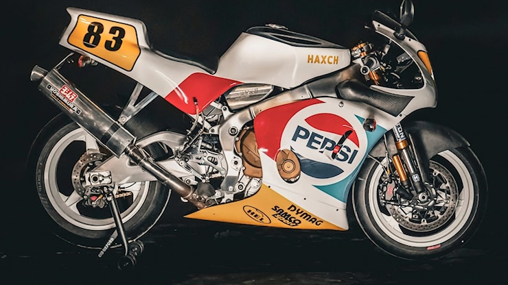 Questa speciale Suzuki GSX-R 1000 R omaggia le superbike del passato. - MotorBox