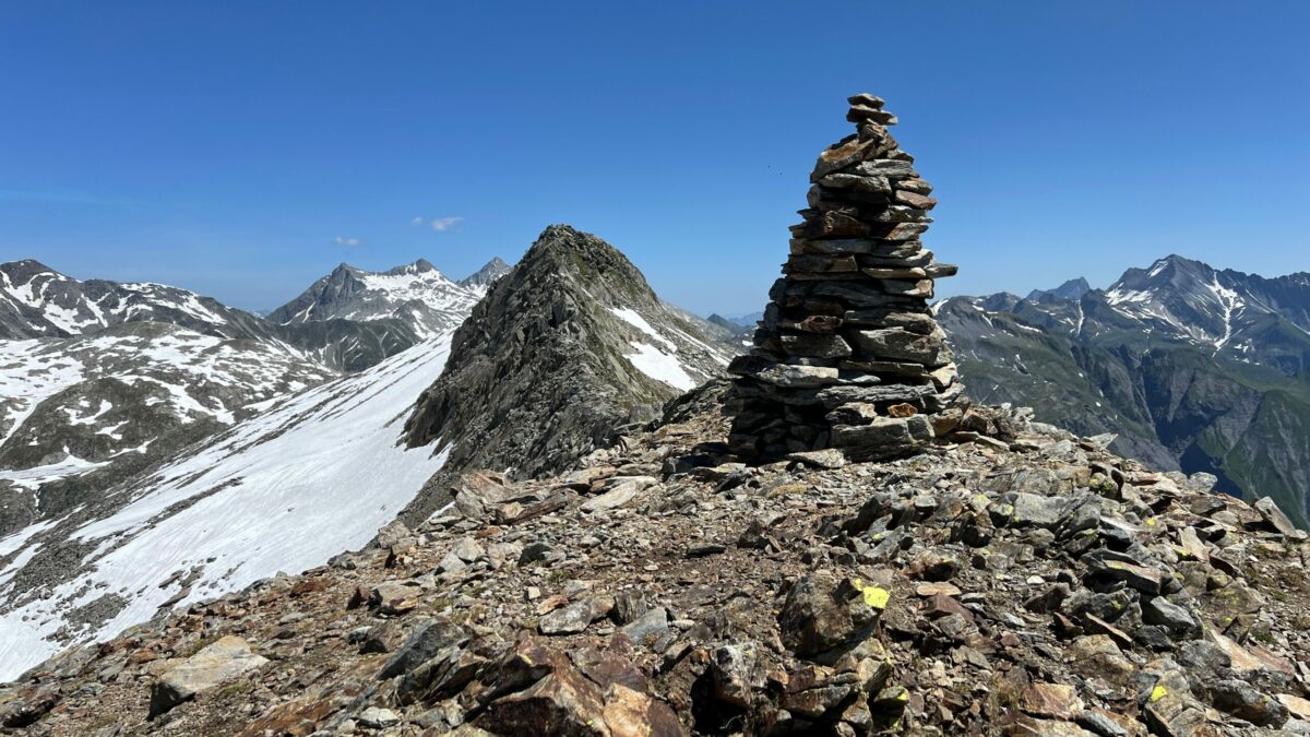 Gli 'omini di pietra' mettono a rischio l'ecosistema della montagna