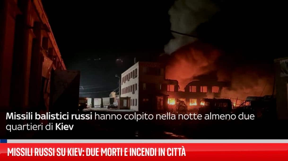 Missili russi su Kiev: due morti e incendi in città