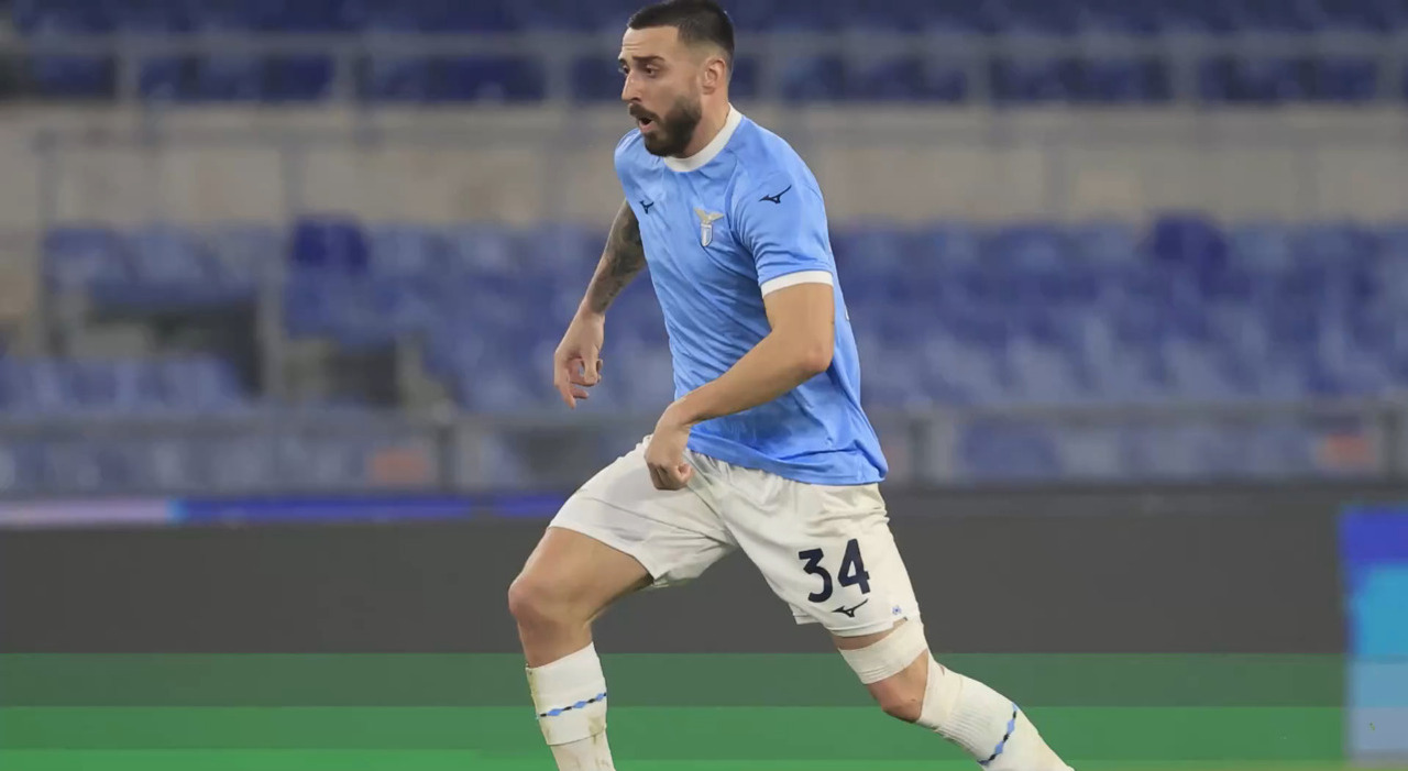 Calciomercato Milan, blitz per Mario Gila: accordo con la Lazio per il difensore
