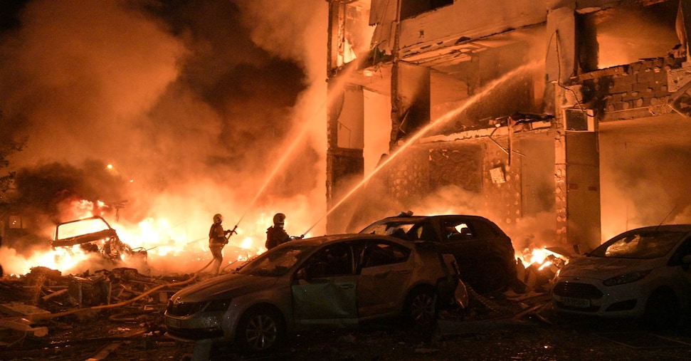 Ancora raid russi su Kiev: 10 morti