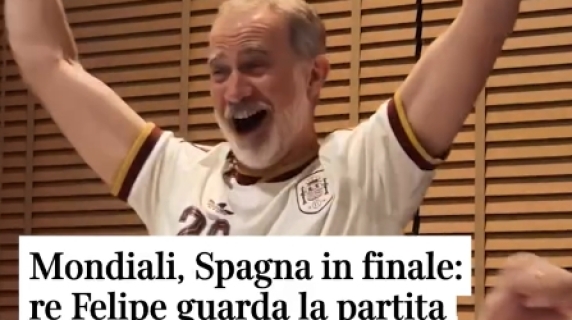 L'esultanza di Re Felipe, della regina Letizia e delle figlie dopo la vittoria della Roja in semifinale