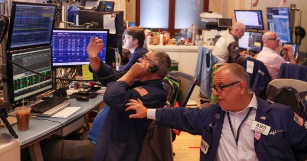 Wall Street apre in calo con tensioni Usa-Iran, Dow Jones -1,02%
