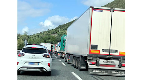 Tamponamento in galleria Pecorile sulla A10: traffico verso Savona