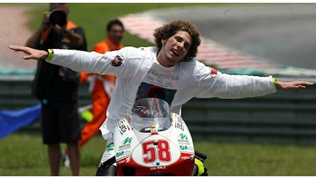 Paolo Simoncelli e i quindici anni senza Marco: la rabbia, il Papa e il sogno di Valentino Rossi