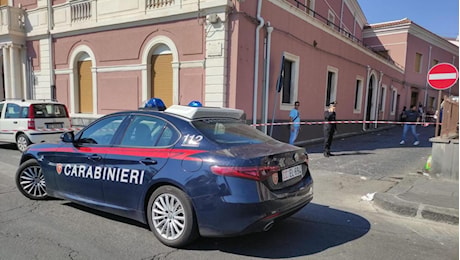 Omicidio sul lungomare di Riposto, litiga con il fratello e lo uccide a colpi di mannaia