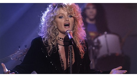 Bonnie Tyler, addio alla voce graffiante del pop britannico
