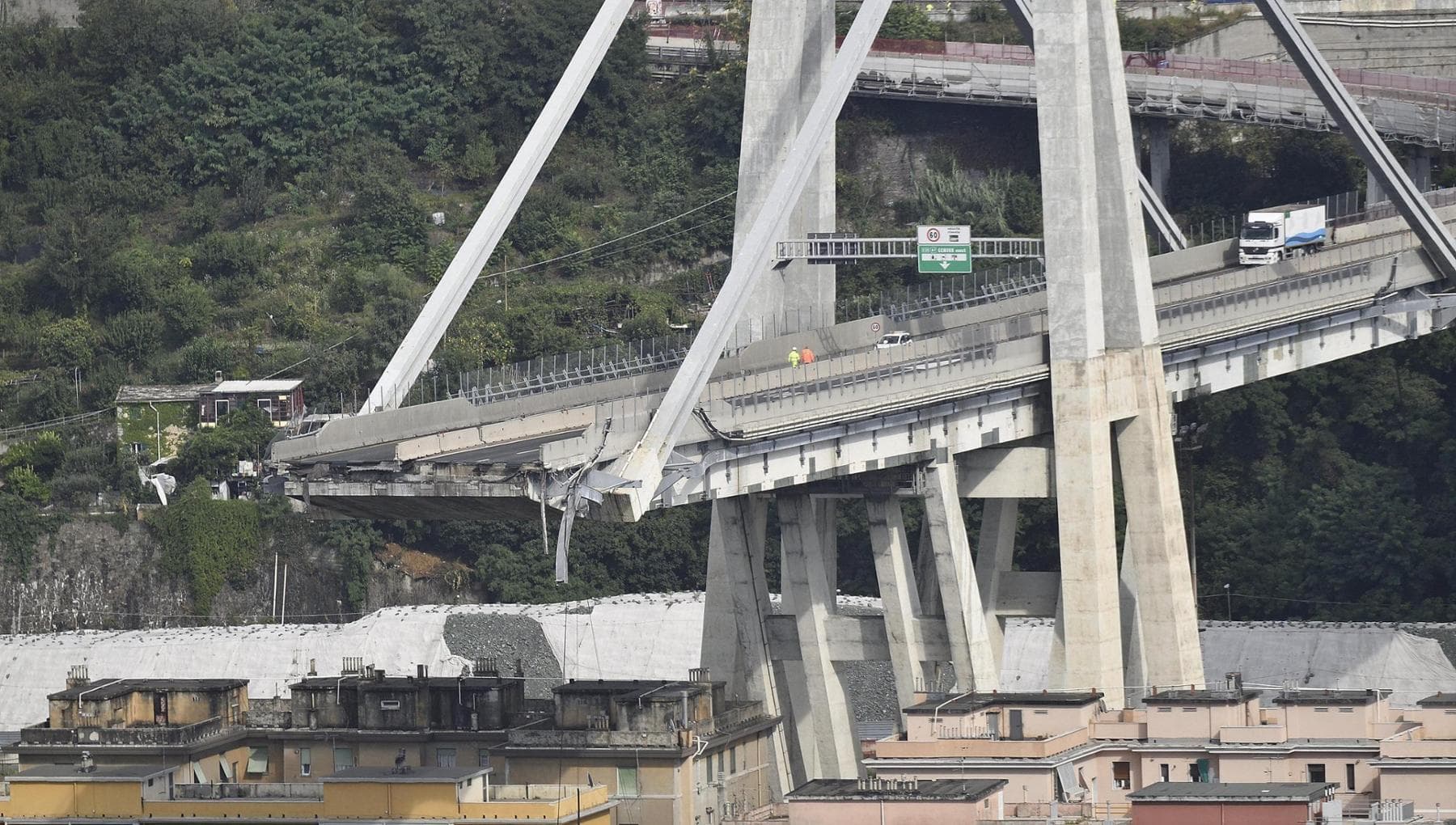 Sicilia senza manutenzione. Il ponte Morandi simbolo di tante vergogne nascoste