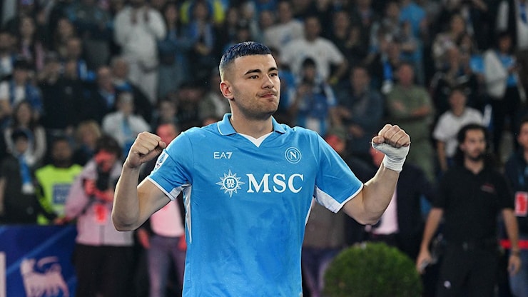 Napoli, il ritiro a Dimaro inizia senza Buongiorno: probabile operazione al ginocchio - Sportmediaset