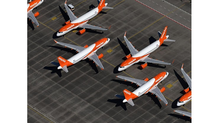 EasyJet, colpo di scena: l'americana Castlelake valuta di comprare la compagnia low cost - Corriere della Sera