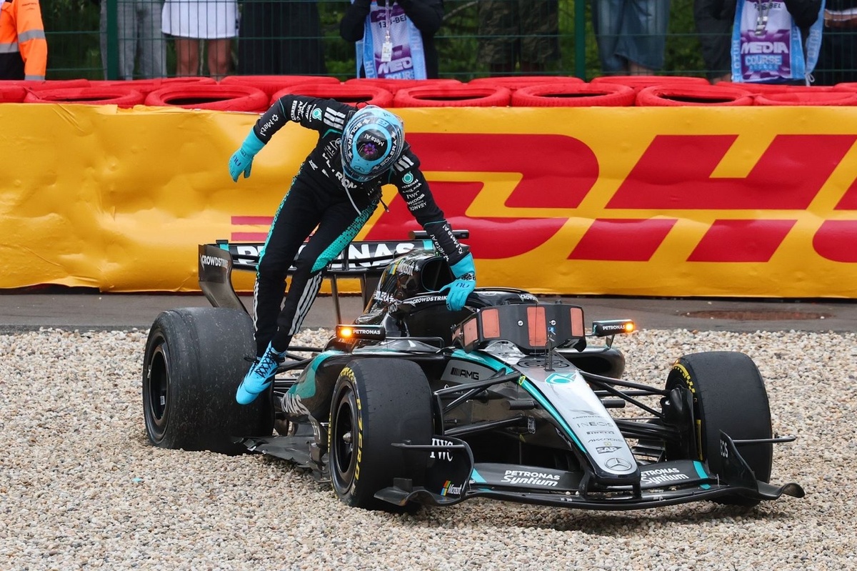 F1 | Russell furioso dopo il KO: Con Lewis è stato un incidente di gara. Il problema è che non ho potenza!